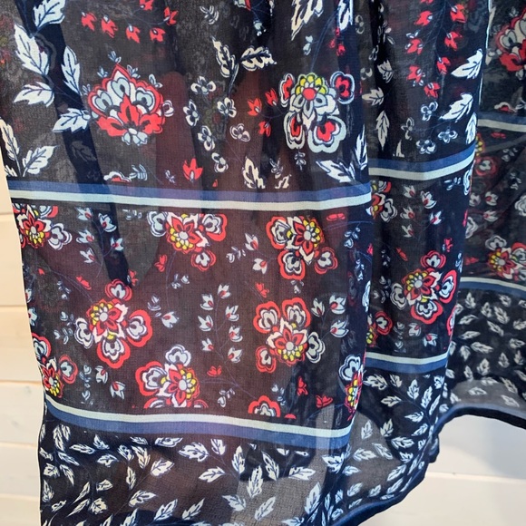 Gap | Sheer Floral Top - Picture 6 of 7